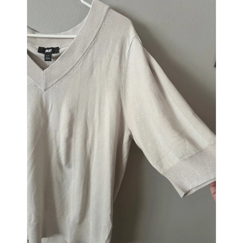 🆕 Women’s DKNY Puff Sleeve Sweater - Picture 5 of 10